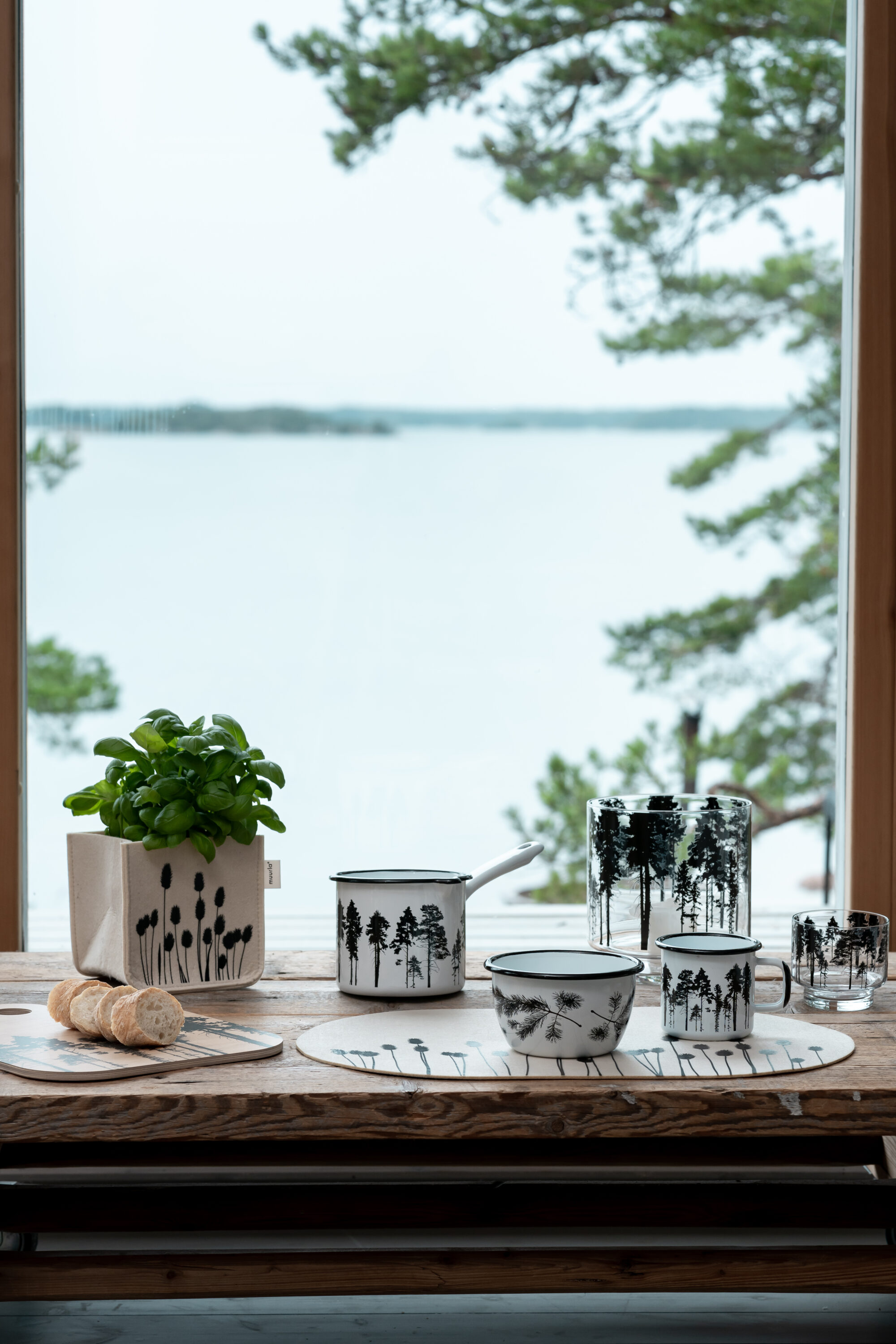 Nordic Enamel Saucepan 1.3L The Forest - Image 6